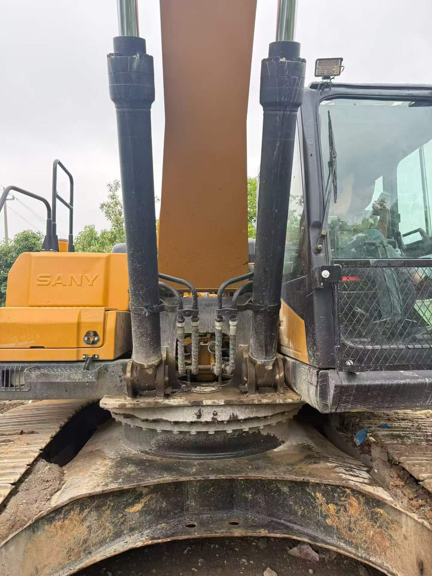 Buy Sany SY245H Used Excavator / 5 Buy Sany SY245H Used Excavator / 5