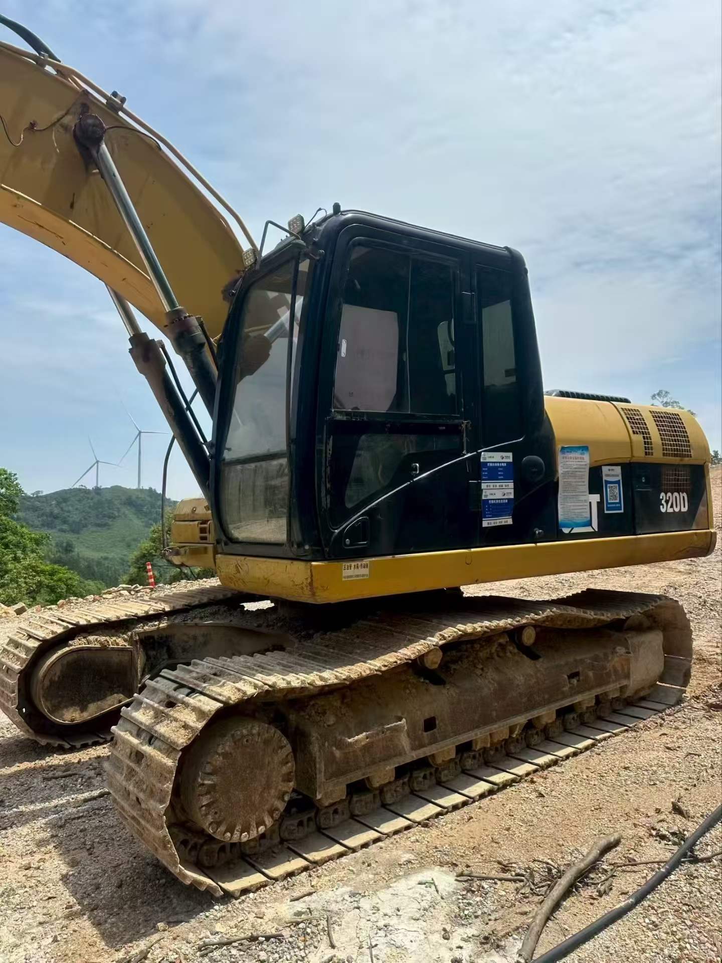 Buy Caterpillar 320D Used Excavator / 1