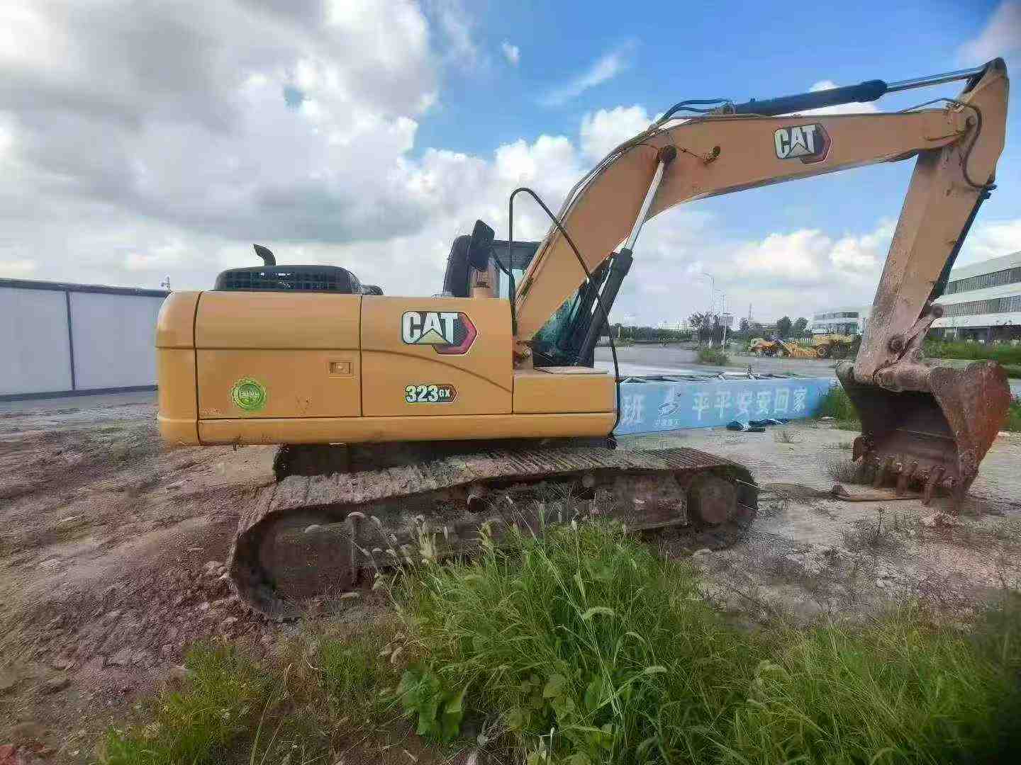 Buy Caterpillar 323 Used Excavator / 2 Buy Caterpillar 323 Used Excavator / 2