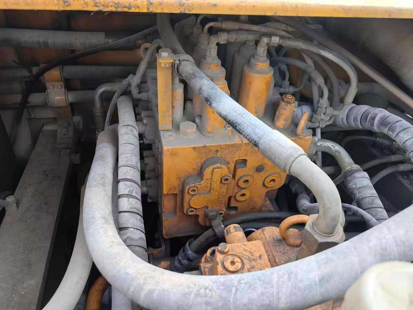 Buy Sany SY245H Used Excavator / 5 Buy Sany SY245H Used Excavator / 5