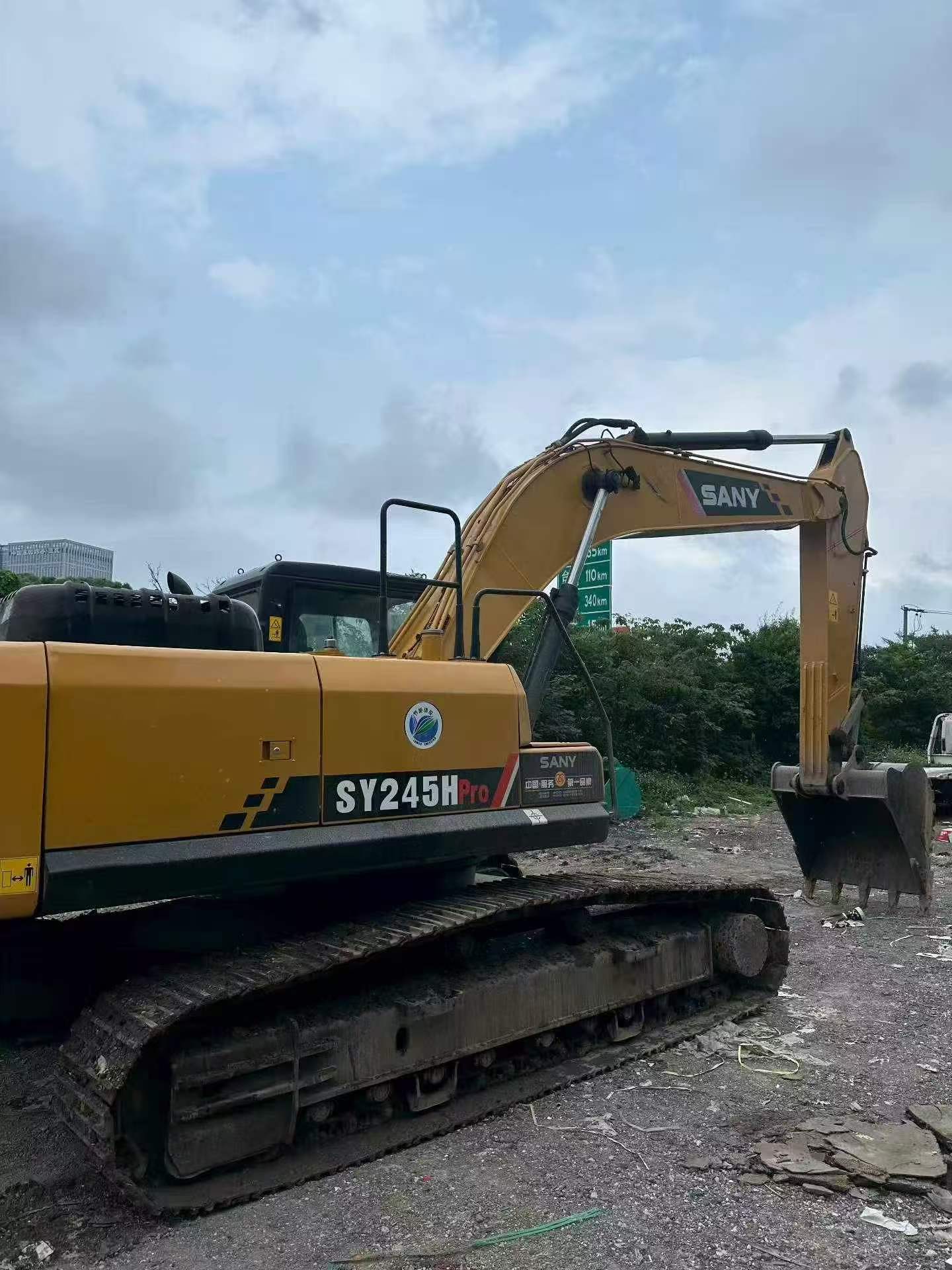 Buy Sany SY245H Used Excavator / 5 Buy Sany SY245H Used Excavator / 5
