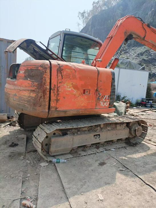 Buy Hitachi EX70 Used Excavator / 1
