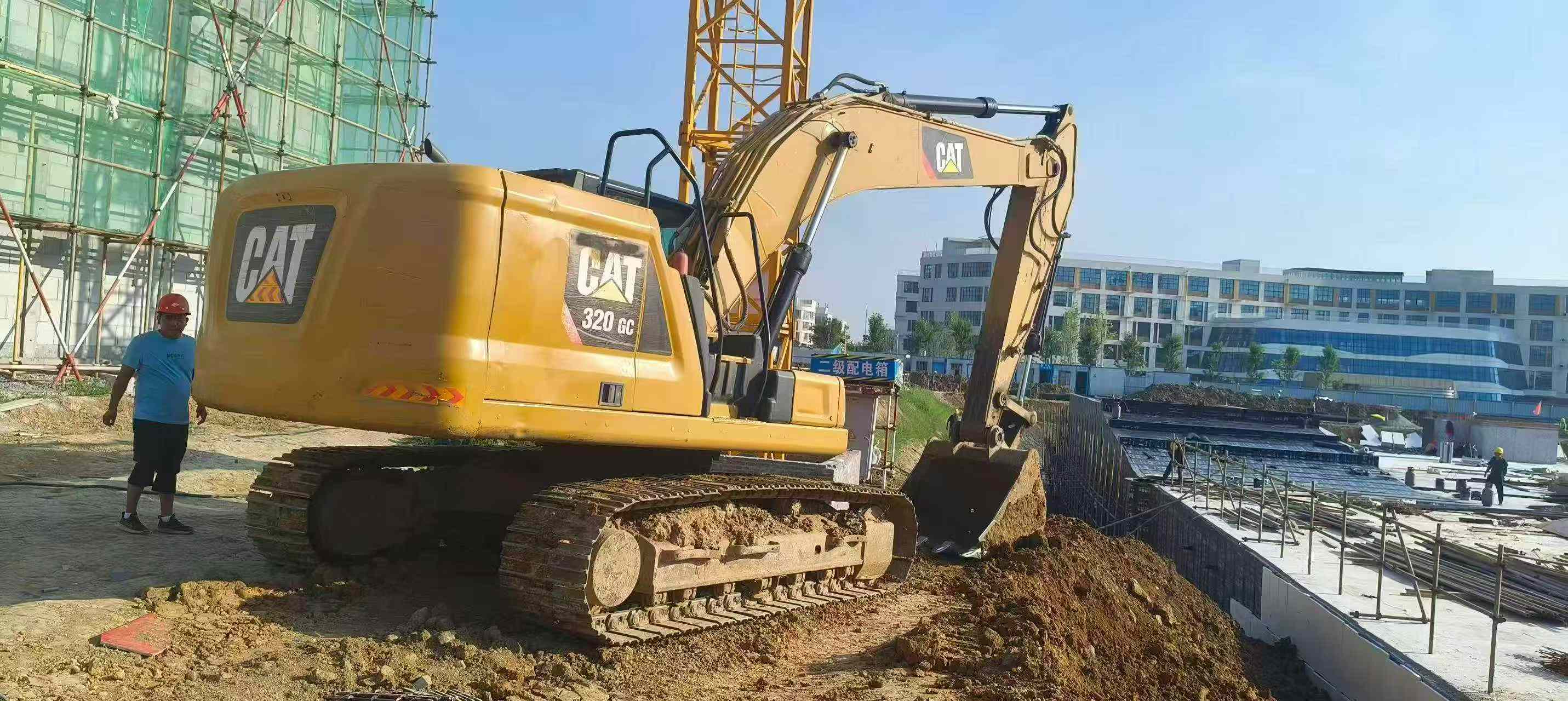 Buy Caterpillar 320GC Used Excavator / 1