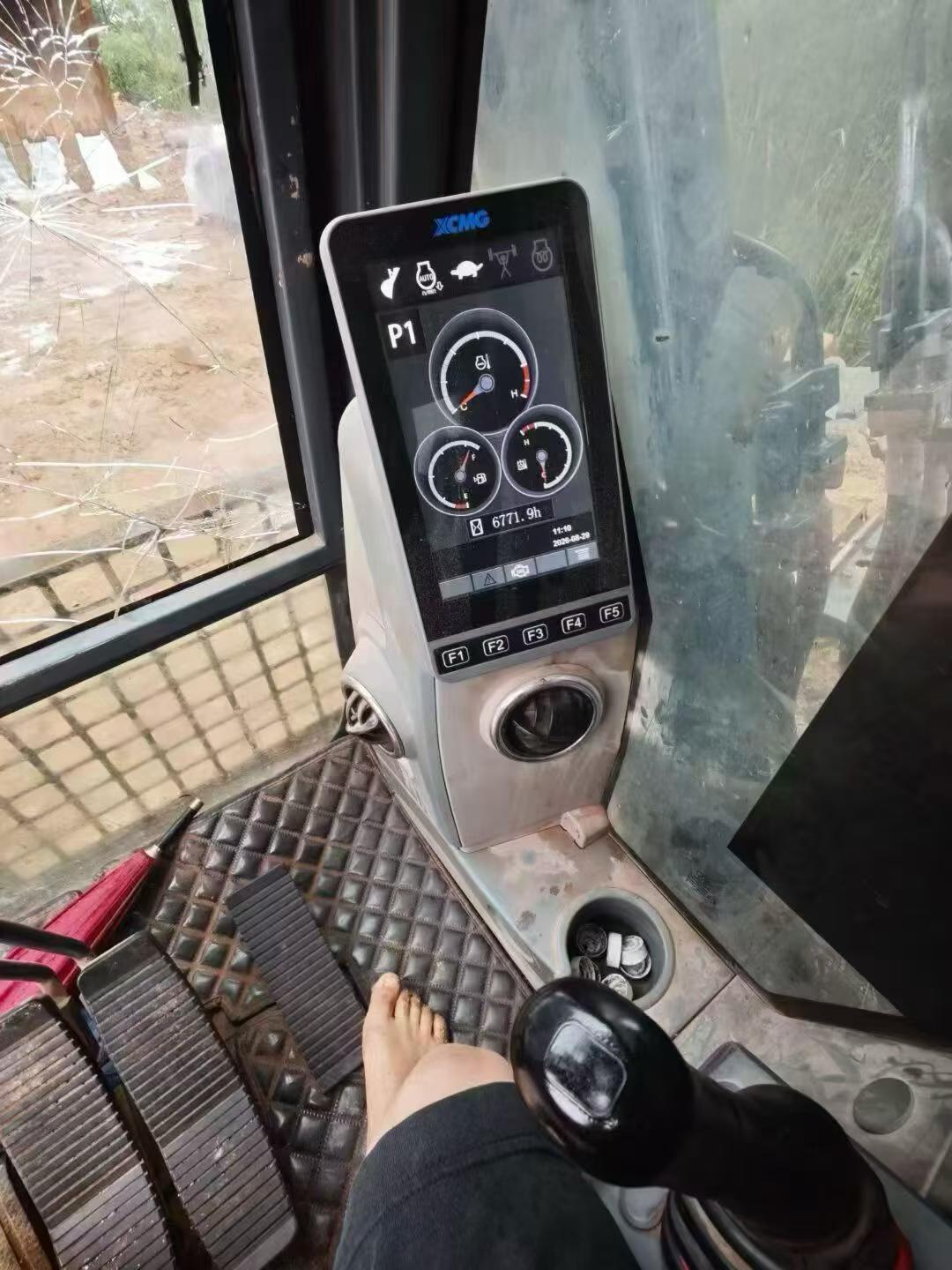 Buy XCMG XE400T Used Excavator / 3
