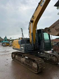 Buy XCMG XE135B Used Excavator / 4 Buy XCMG XE135B Used Excavator / 4