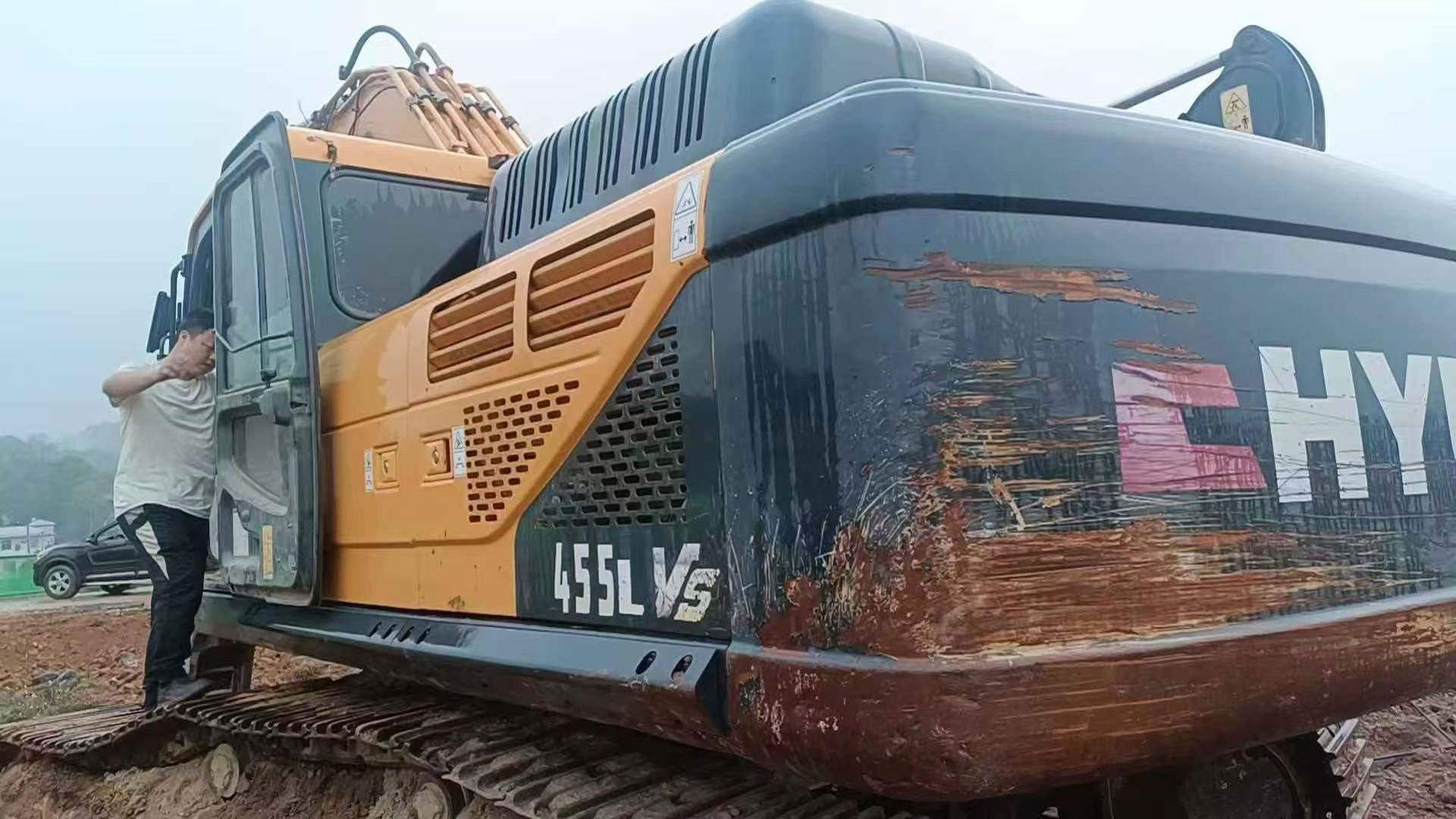 Buy Hyundai R385LVS Used Excavator / 3