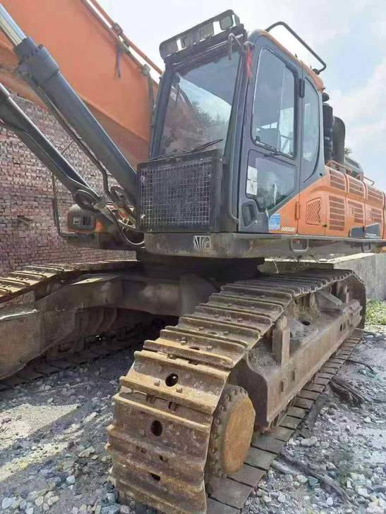 Buy Doosan DX520LC Used Excavator / 1