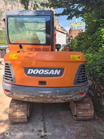 Buy Doosan DH60 Used Excavator / 2 Buy Doosan DH60 Used Excavator / 2