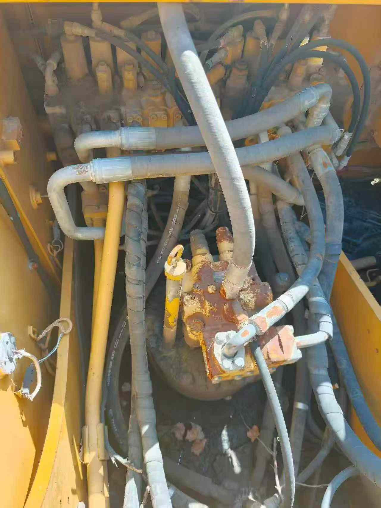 Buy Caterpillar 320A Used Excavator / 2 Buy Caterpillar 320A Used Excavator / 2