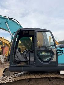 Buy Kobelco SK210-6 Used Excavator / 4 Buy Kobelco SK210-6 Used Excavator / 4