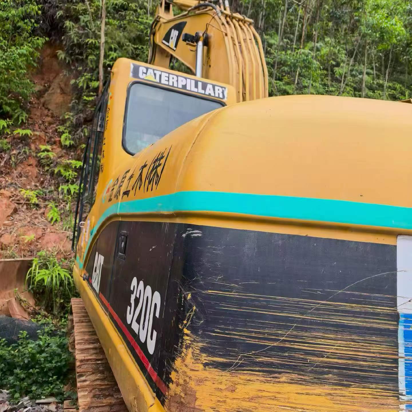 Compre Escavadeira Caterpillar 320C Usada / 4