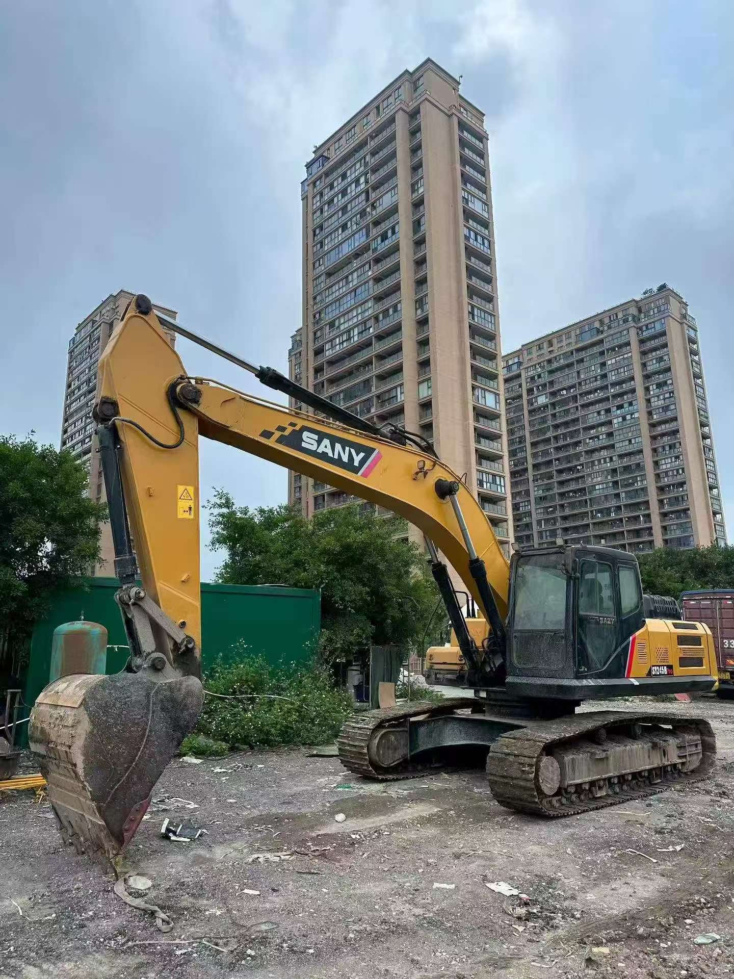 Buy Sany SY245H Used Excavator / 2 Buy Sany SY245H Used Excavator / 2