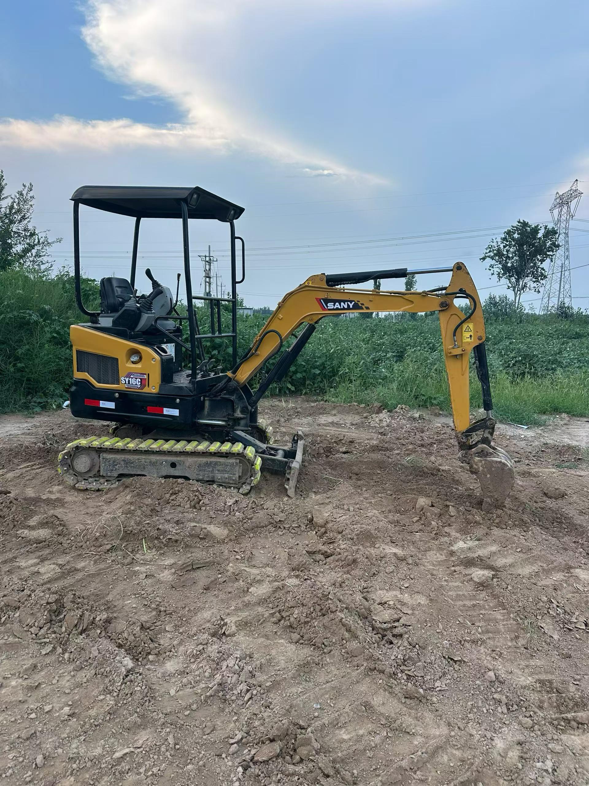 Buy Sany SY16C Used Excavator / 2
