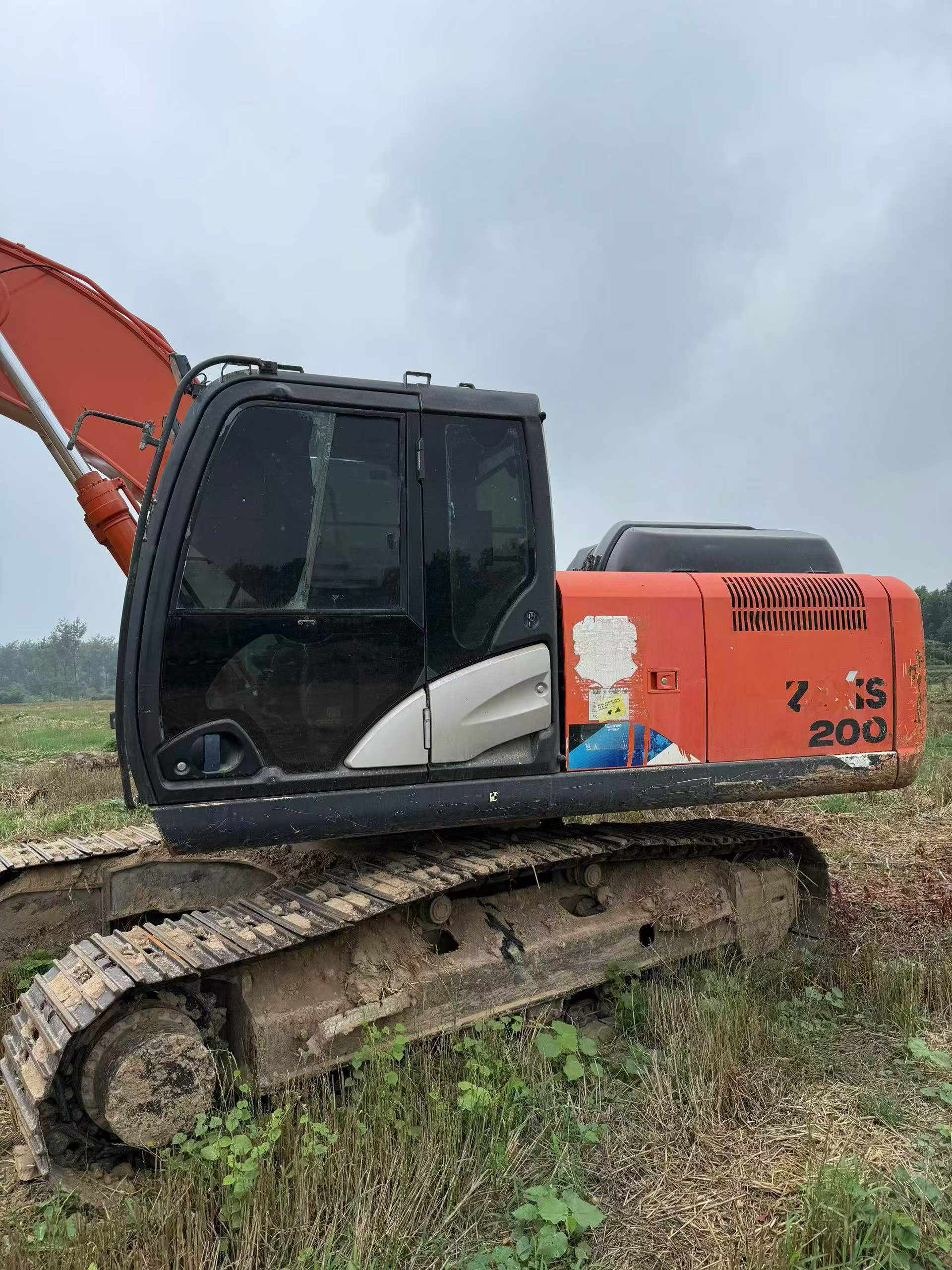 Buy Hitachi EX200 Used Excavator / 1