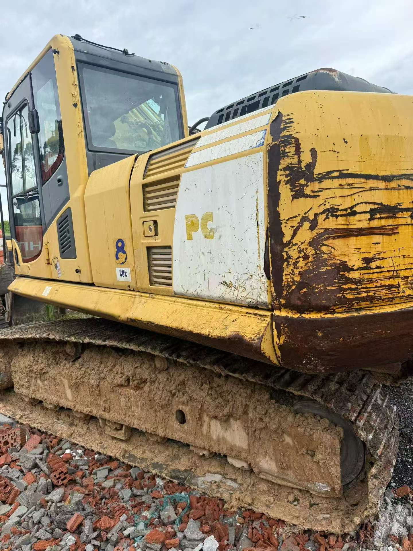 Buy Komatsu PC200-8 Used Excavator / 1