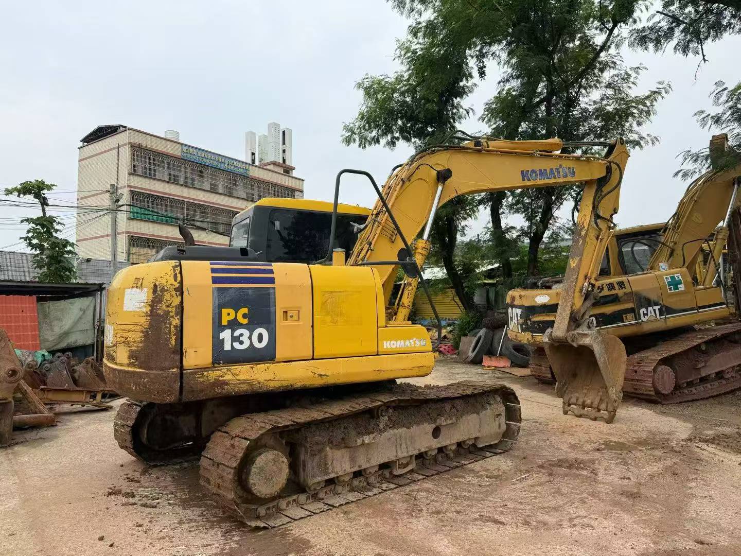Buy Komatsu PC130-7 Used Excavator / 2