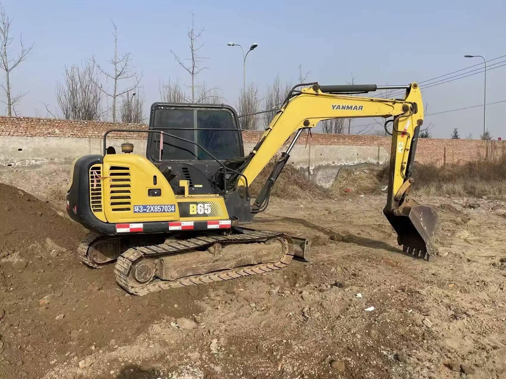 Buy Yanmar B65 Used Excavator / 4