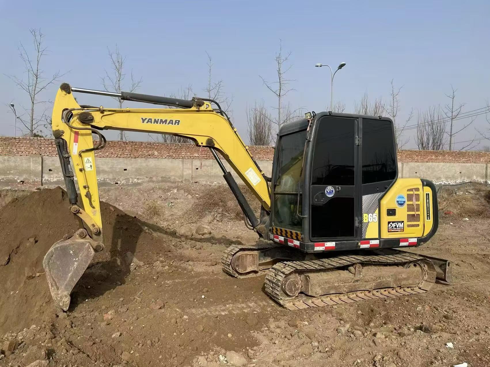 Buy Yanmar B65 Used Excavator / 6