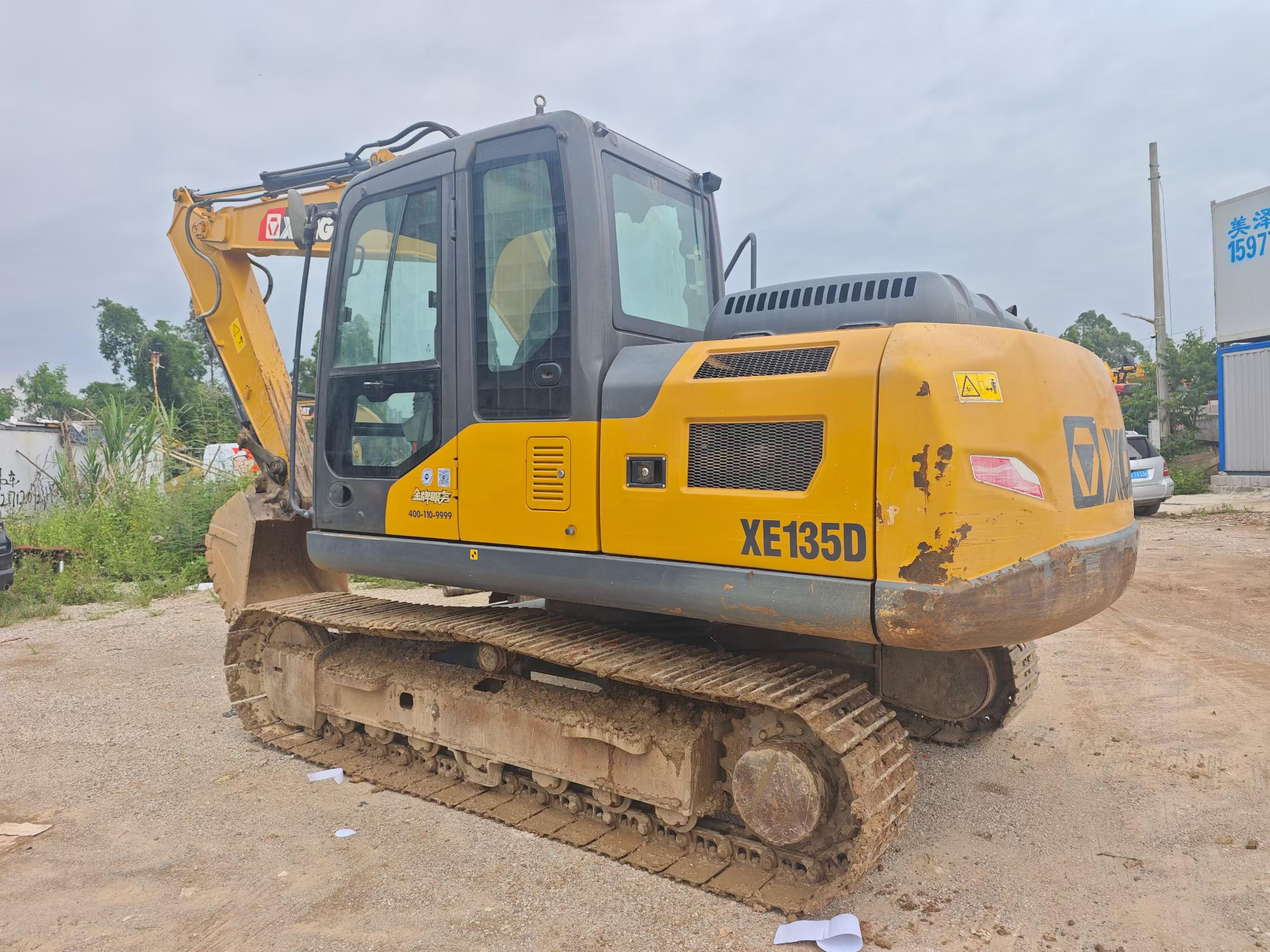 Buy XCMG XE135D Used Excavator / 4 Buy XCMG XE135D Used Excavator / 4