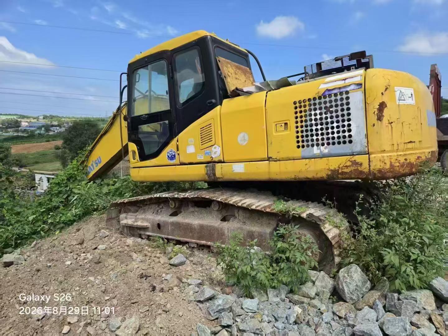 Buy Komatsu PC200-7 Used Excavator / 4 Buy Komatsu PC200-7 Used Excavator / 4