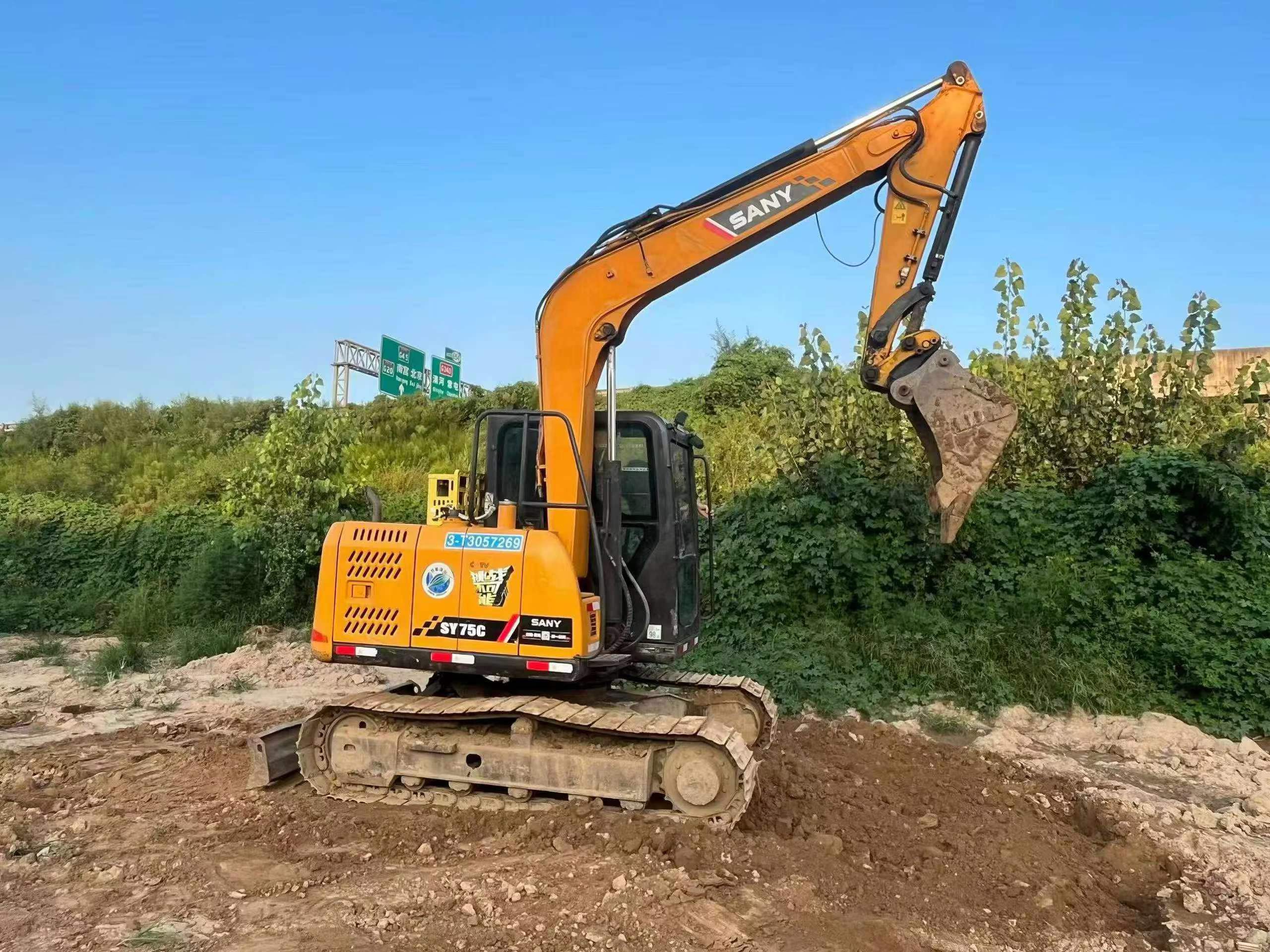 Buy Sany SY75 Used Excavator / 3 Buy Sany SY75 Used Excavator / 3