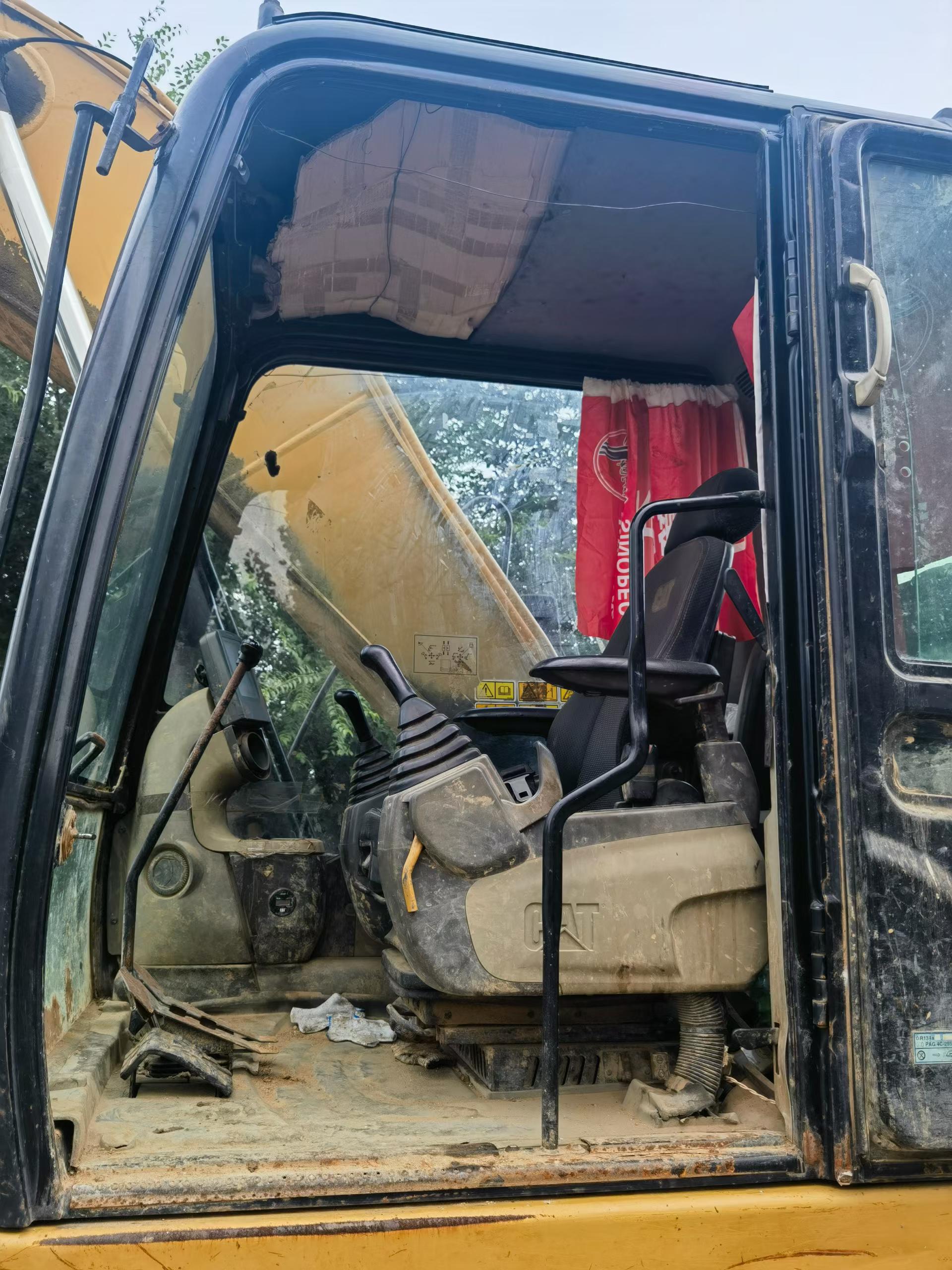 Buy Caterpillar 320D2GC Used Excavator / 9