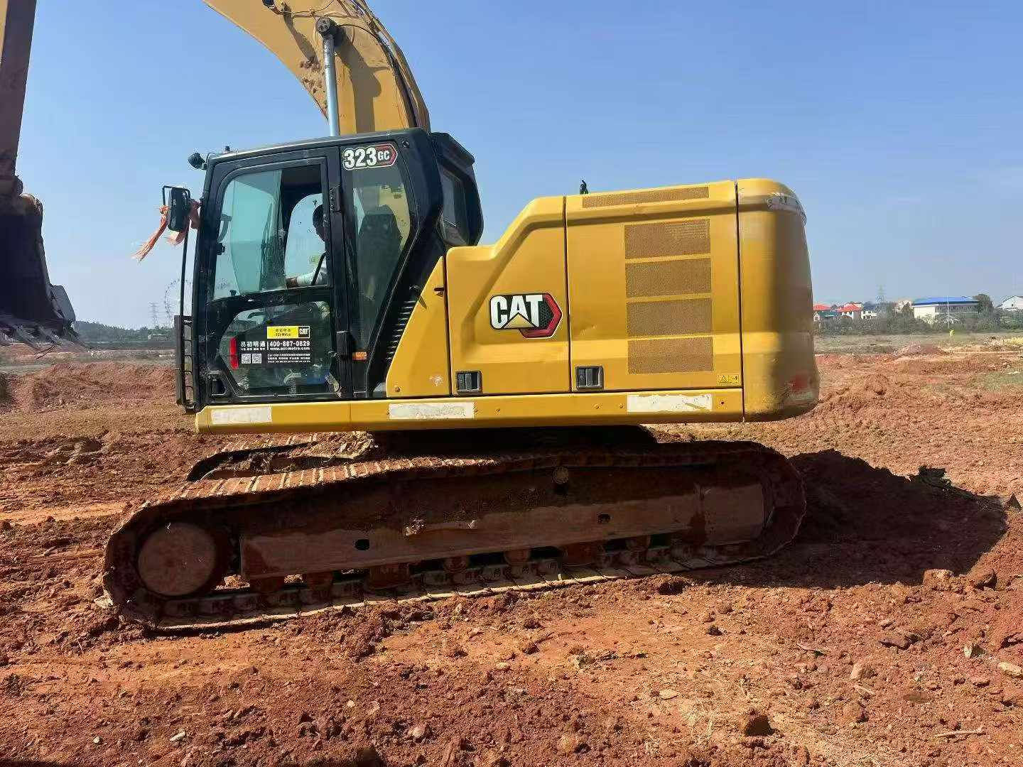 Buy Caterpillar 323 Used Excavator / 1