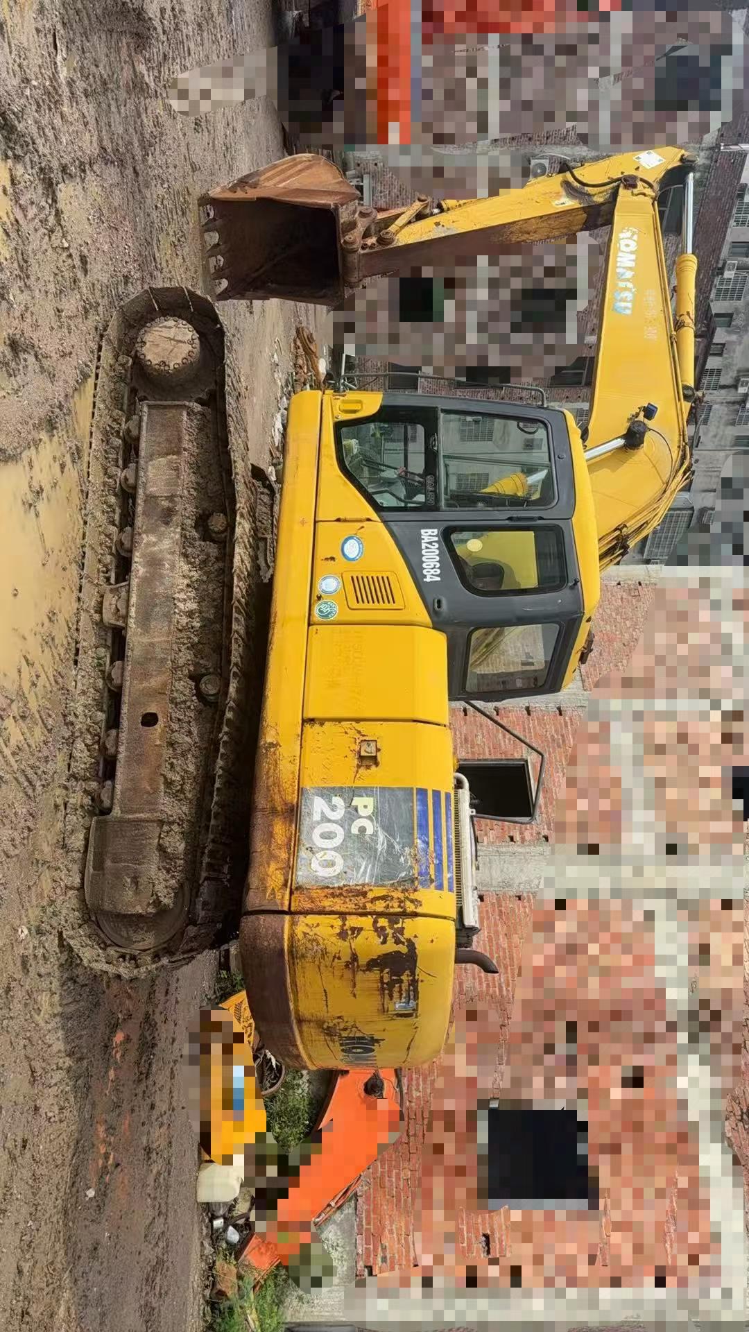 Buy Komatsu PC200-7 Used Excavator / 2 Buy Komatsu PC200-7 Used Excavator / 2