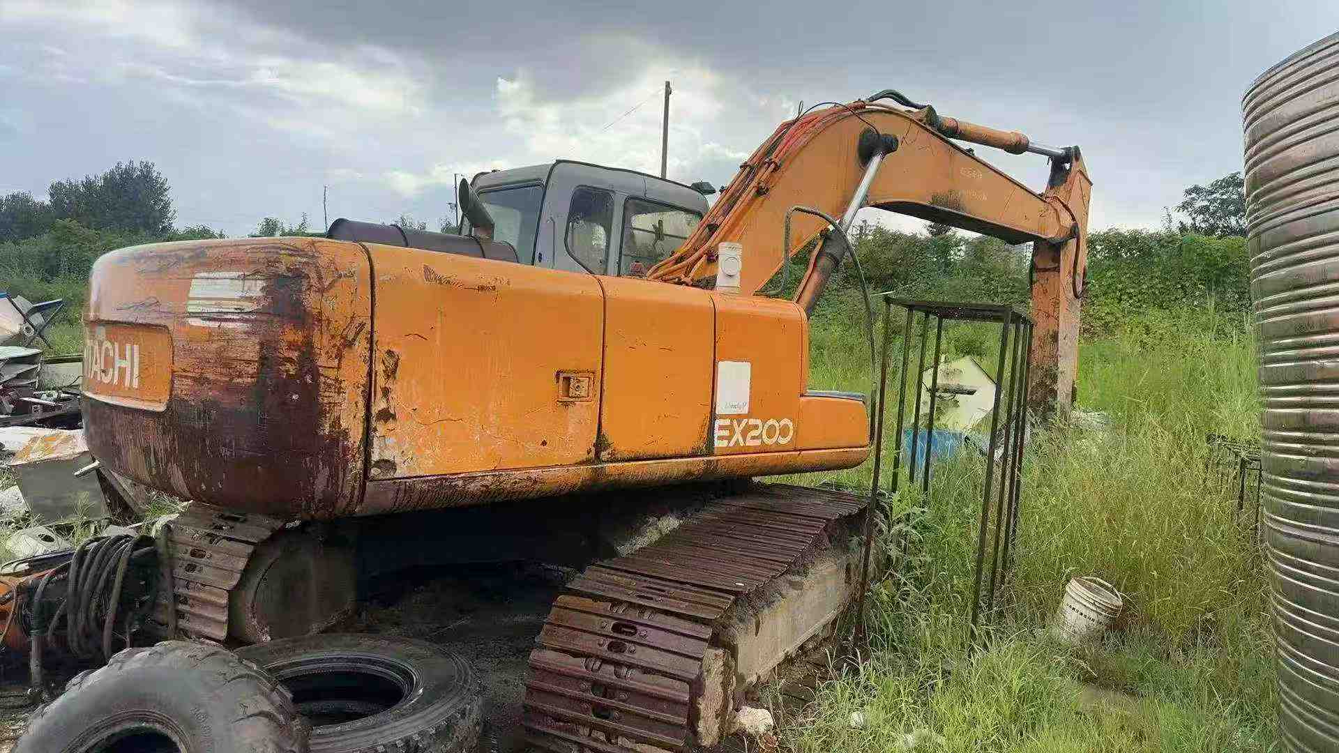 Buy Hitachi EX200-5 Used Excavator / 5 Buy Hitachi EX200-5 Used Excavator / 5