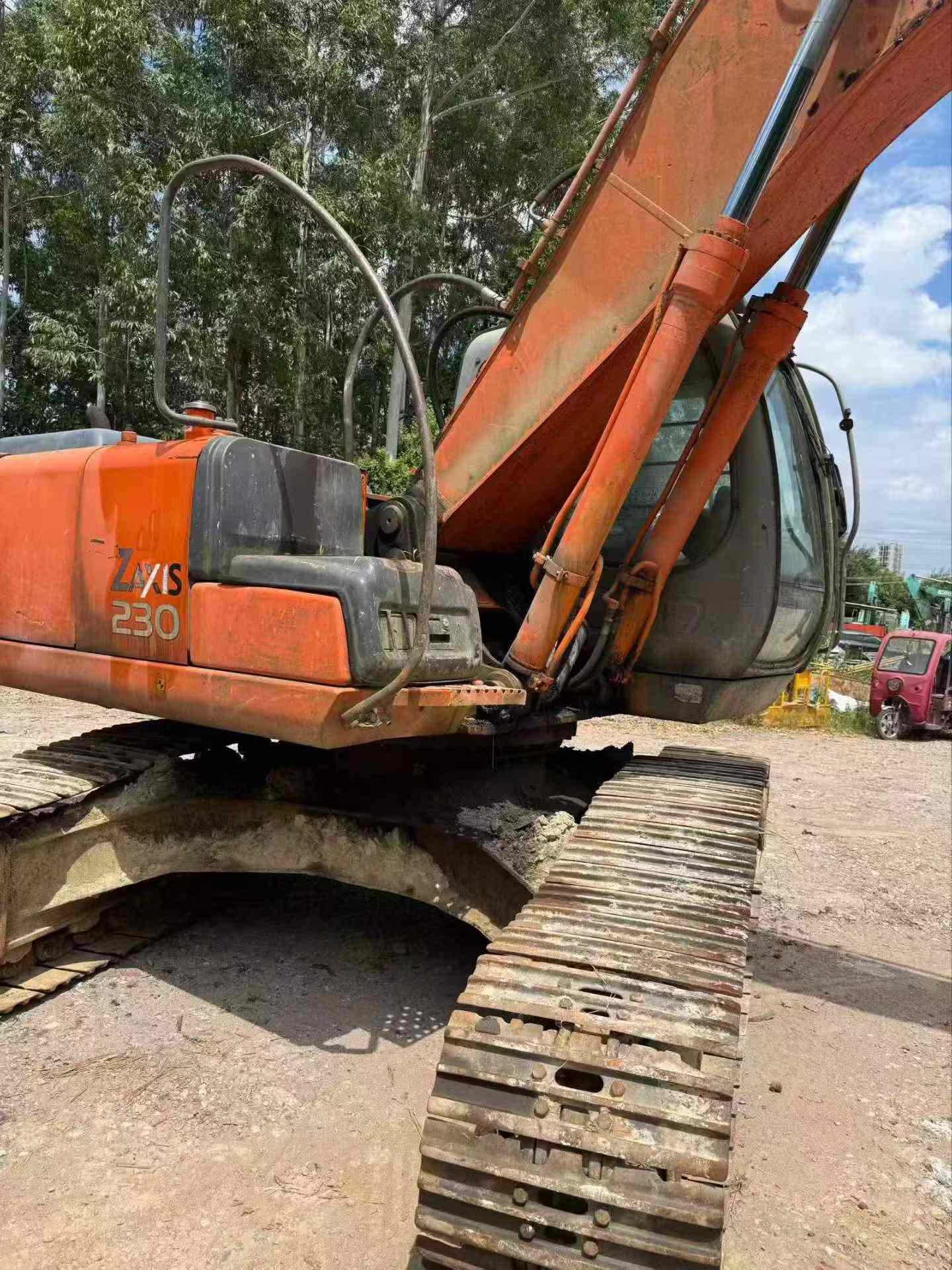 Buy Hitachi EX230-6 Used Excavator / 2 Buy Hitachi EX230-6 Used Excavator / 2