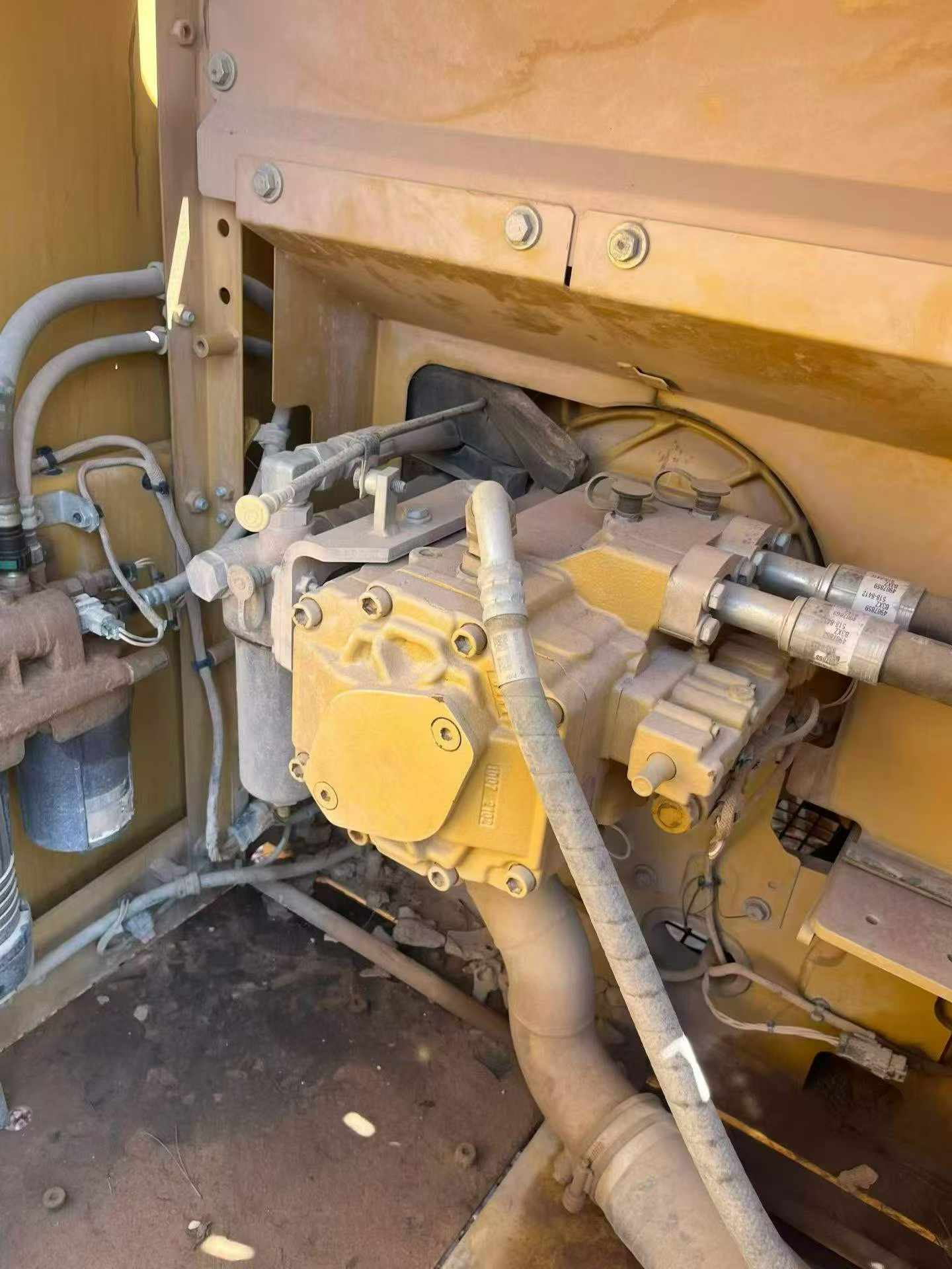 Buy Caterpillar 323 Used Excavator / 3 Buy Caterpillar 323 Used Excavator / 3