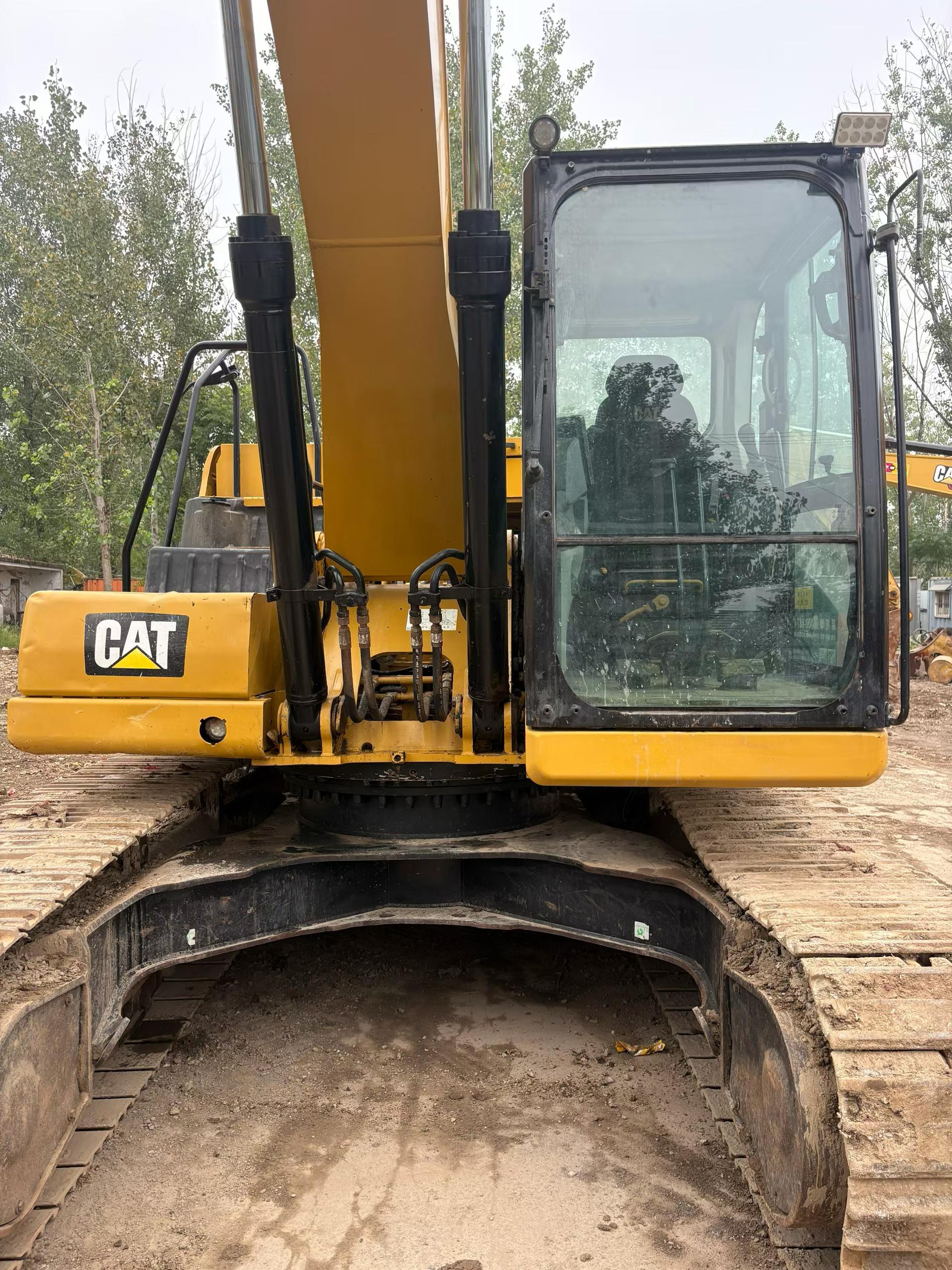 Buy Caterpillar 323 Used Excavator / 5 Buy Caterpillar 323 Used Excavator / 5