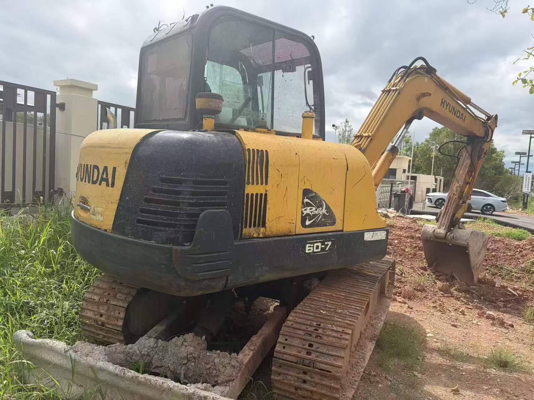 Buy Hyundai R60-7 Used Excavator / 3 Buy Hyundai R60-7 Used Excavator / 3