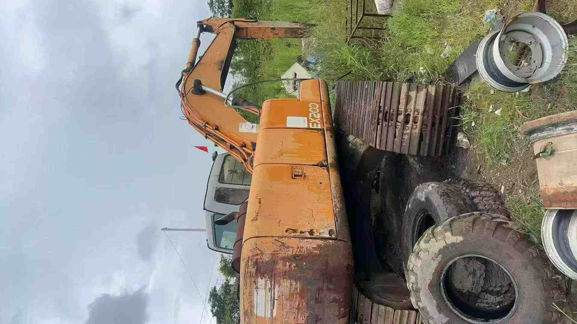 Buy Hitachi EX200-5 Used Excavator / 2 Buy Hitachi EX200-5 Used Excavator / 2