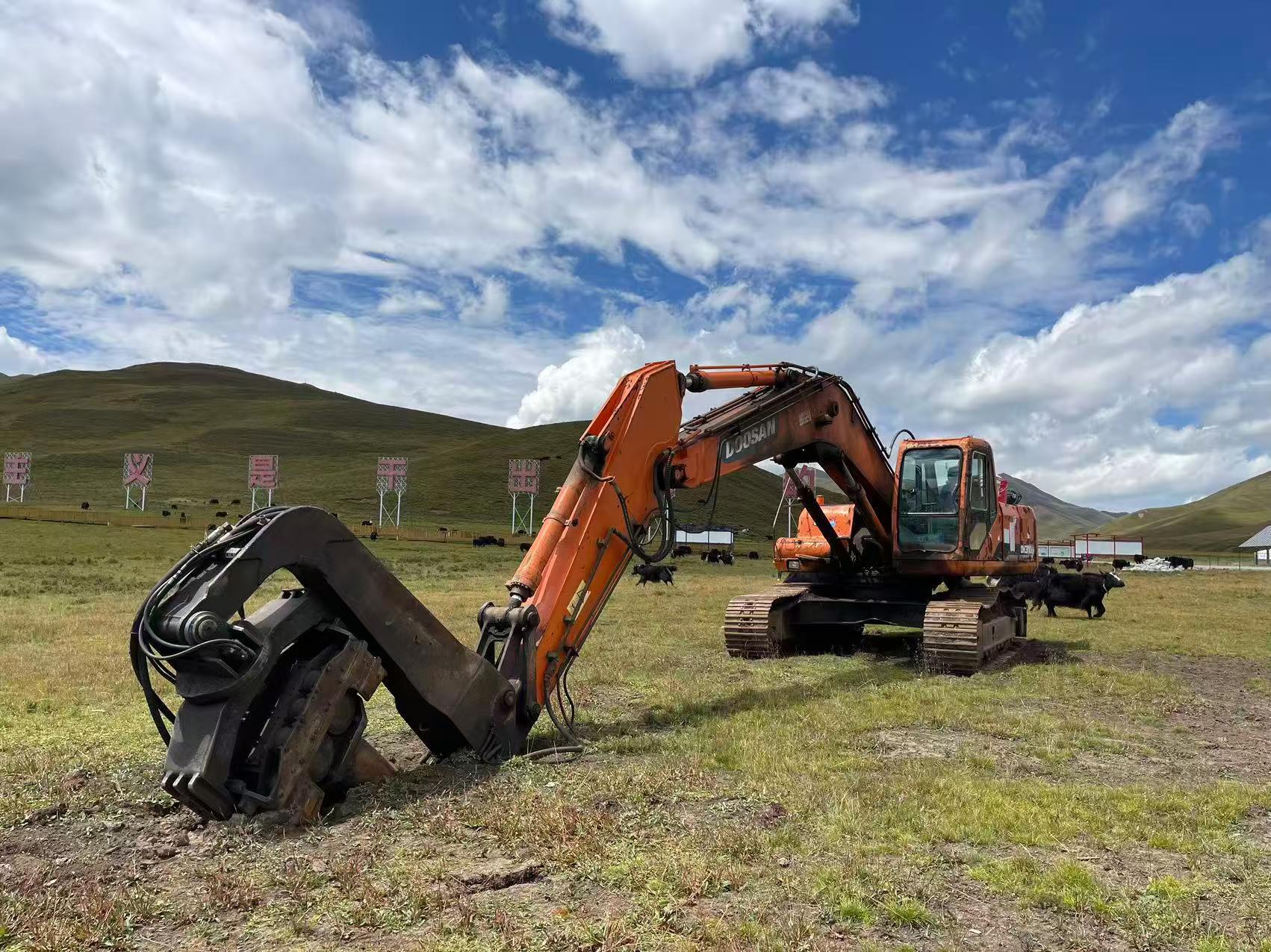 Buy Doosan S300 Used Excavator / 3