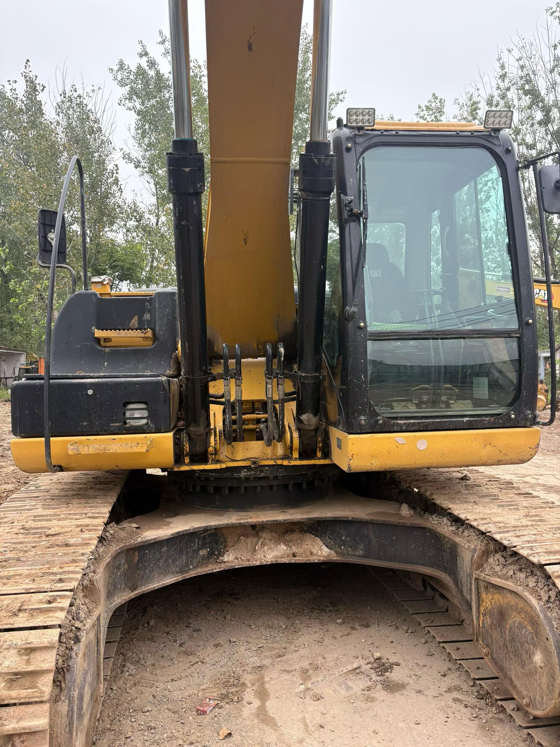 Buy Caterpillar 323D2L Used Excavator / 5 Buy Caterpillar 323D2L Used Excavator / 5