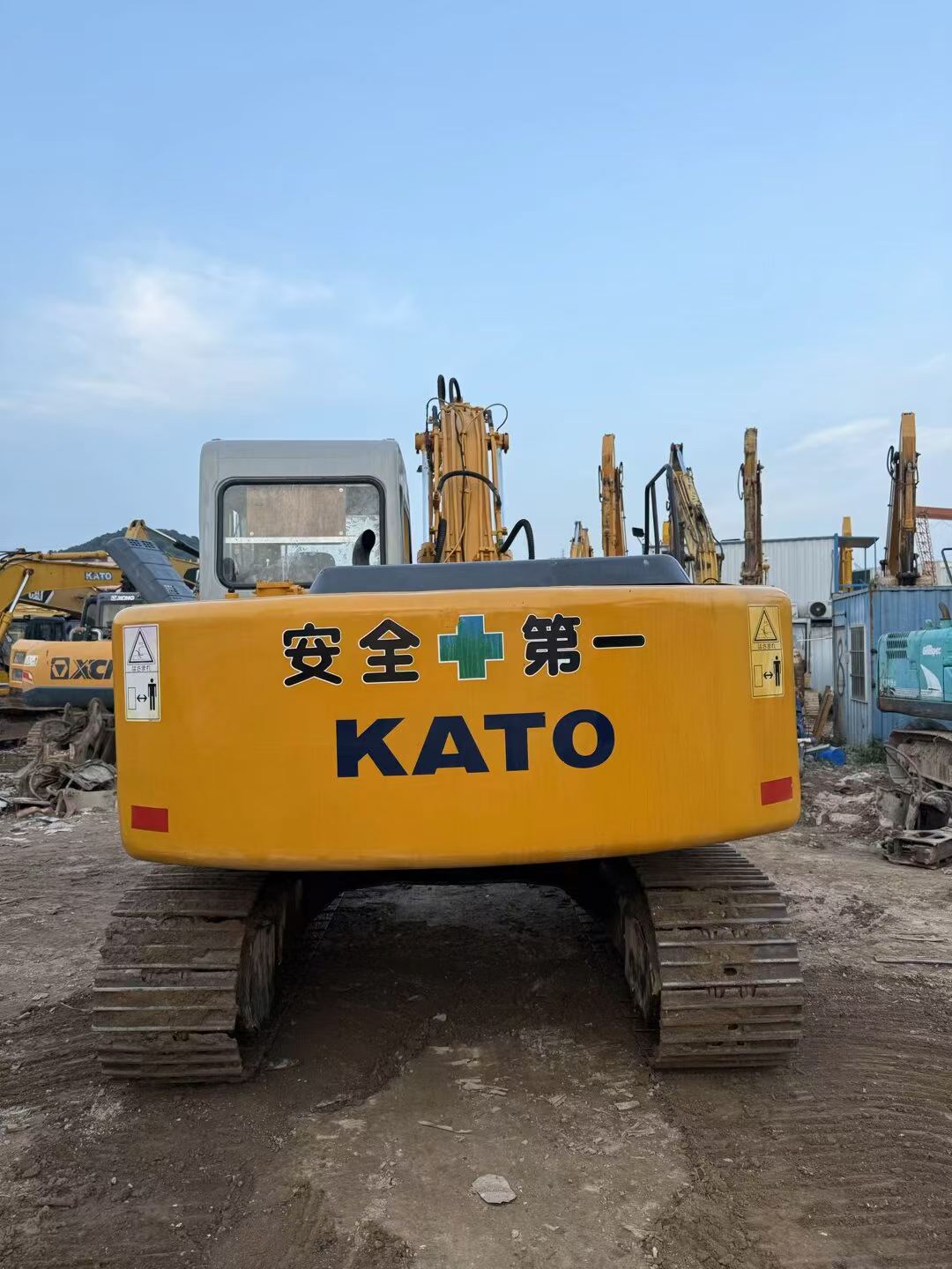Buy Kato Used Excavator / 9 Buy Kato Used Excavator / 9