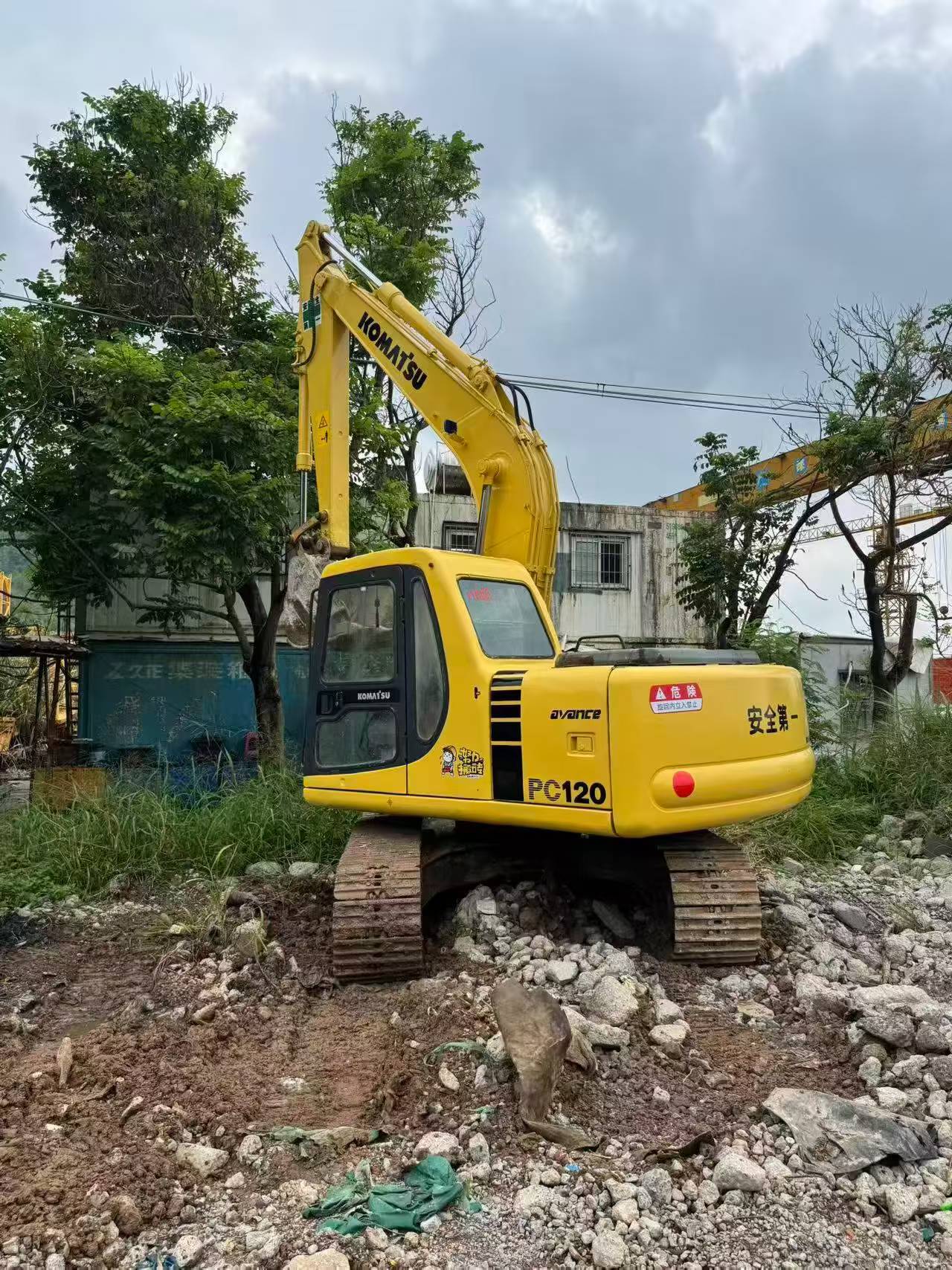Buy Komatsu PC120-6 Used Excavator / 3