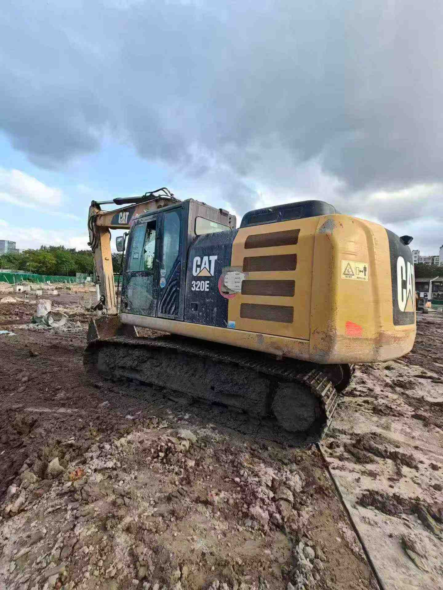Buy Caterpillar 320E Used Excavator / 1