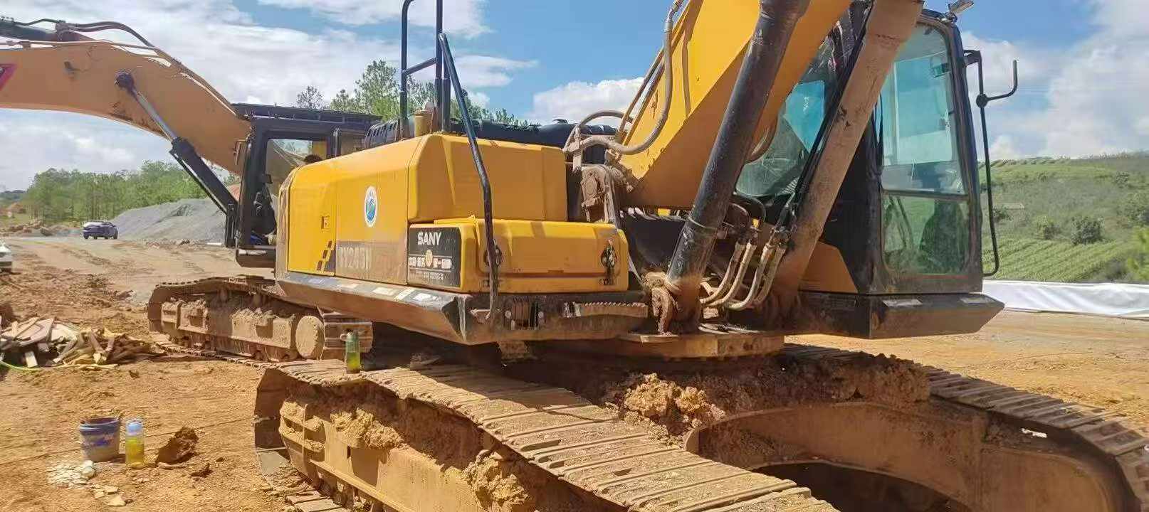 Buy Sany SY245H Used Excavator / 3 Buy Sany SY245H Used Excavator / 3