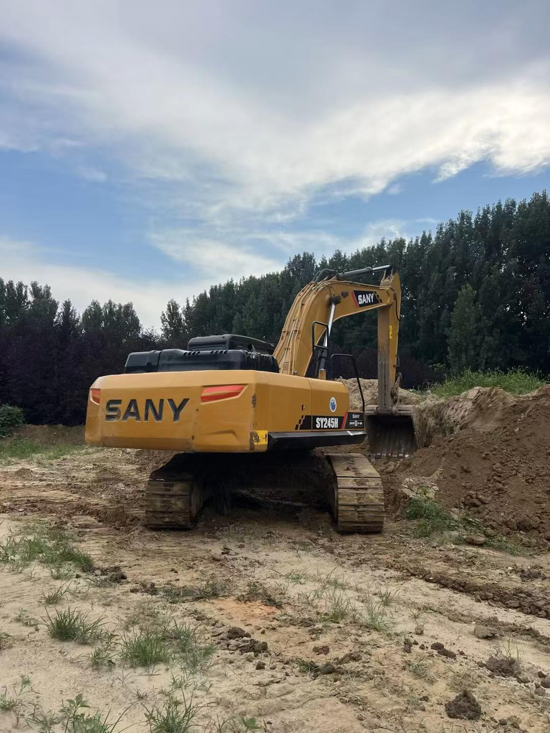 Buy Sany SY245H Used Excavator / 9