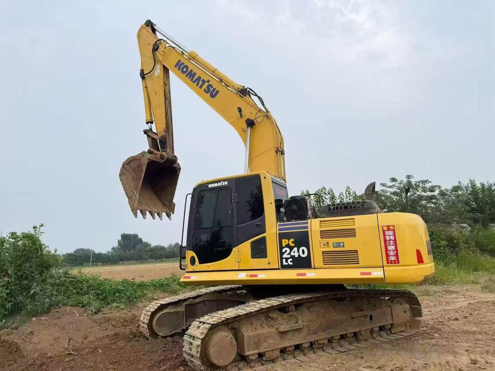 Buy Komatsu PC240-6 Used Excavator / 8 Buy Komatsu PC240-6 Used Excavator / 8