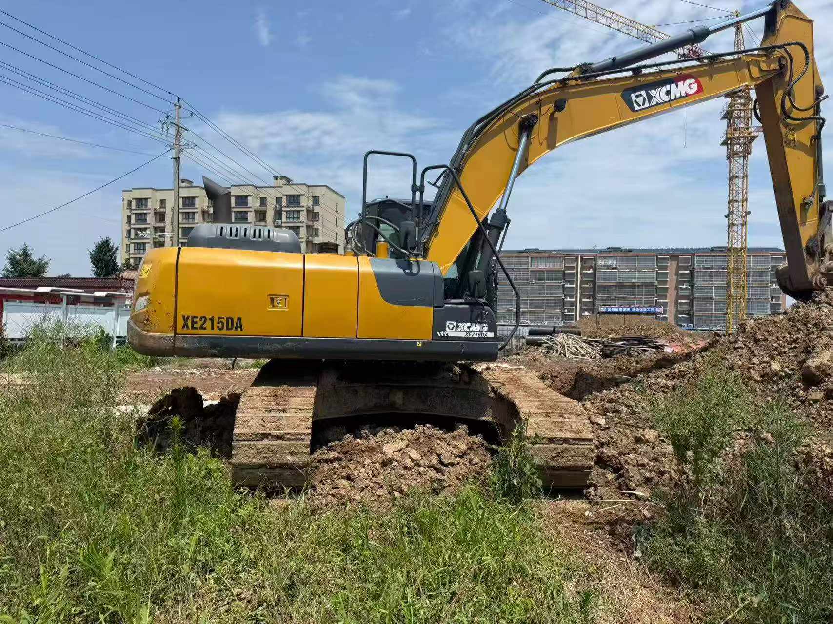 Buy XCMG XE215DA Used Excavator / 4