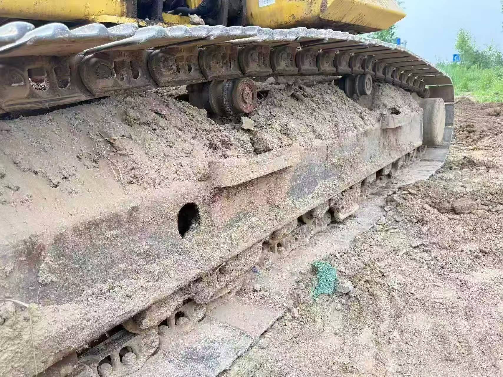 Buy Komatsu PC240-6 Used Excavator / 5 Buy Komatsu PC240-6 Used Excavator / 5