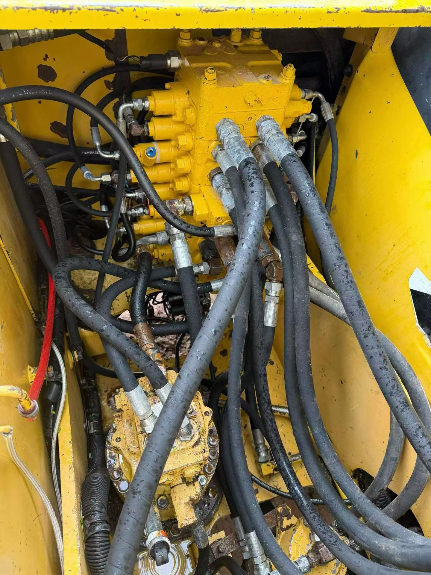 Buy Komatsu PC130-7 Used Excavator / 6
