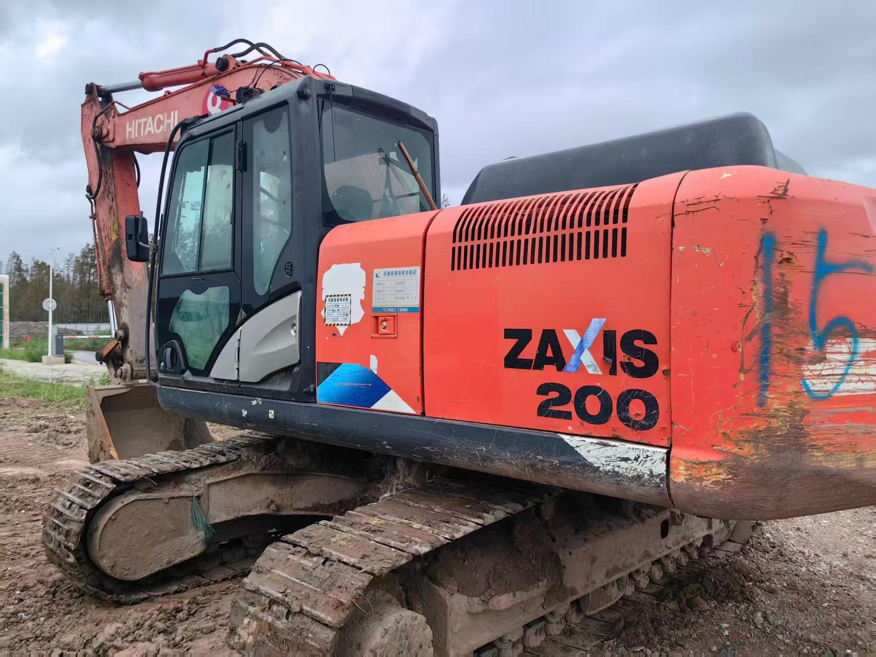Buy Hitachi ZH200-5A Used Excavator / 1