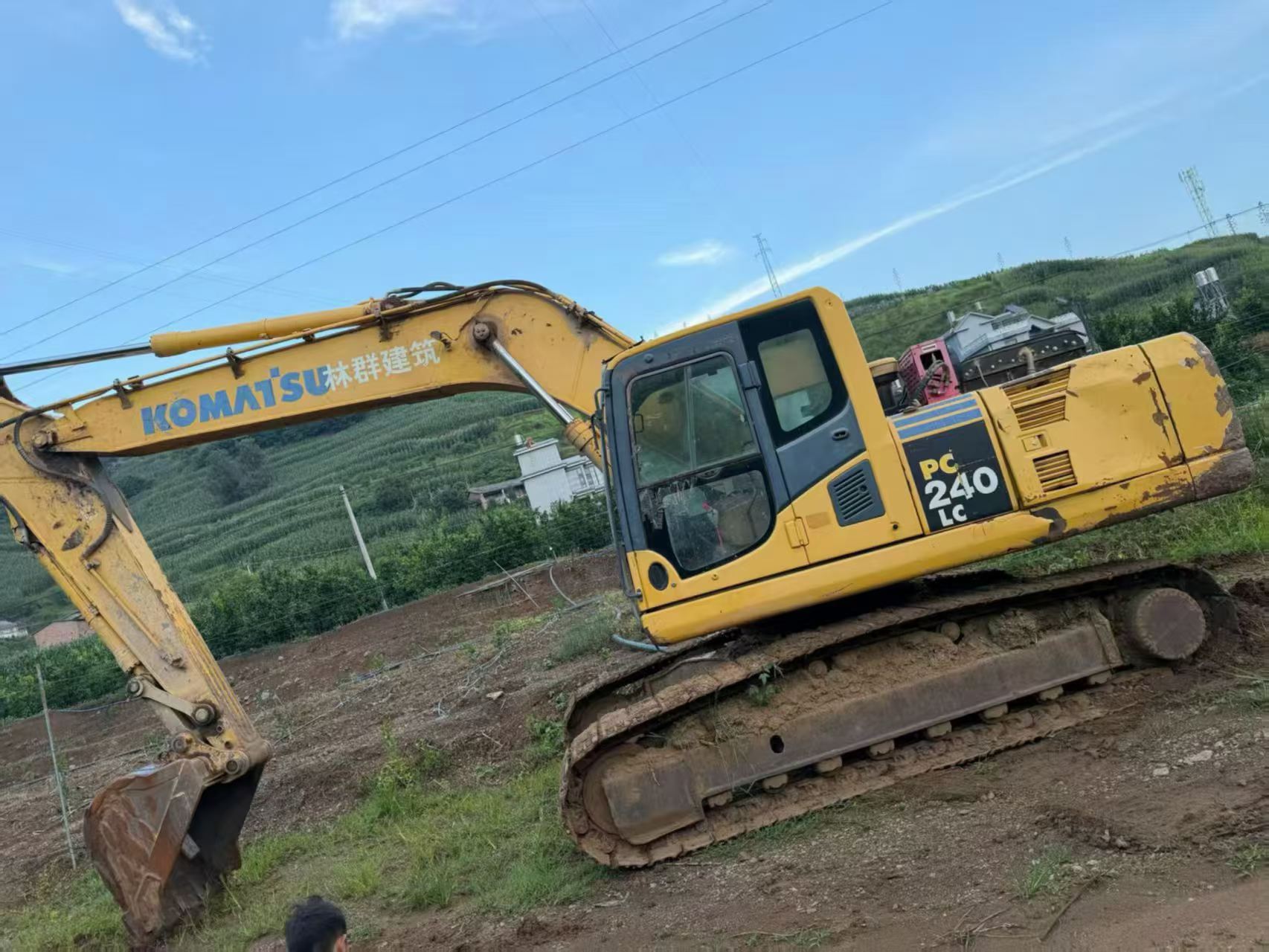 Buy Komatsu PC220-8 Used Excavator / 4 Buy Komatsu PC220-8 Used Excavator / 4