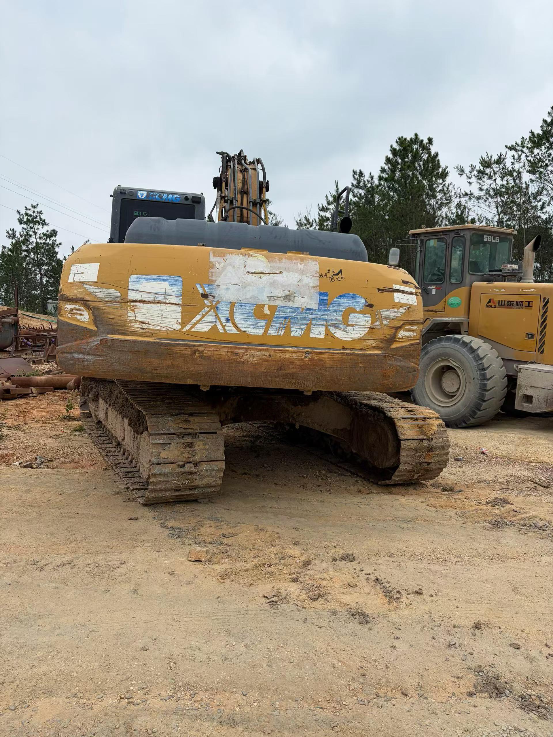 Buy XCMG XE215 Used Excavator / 1