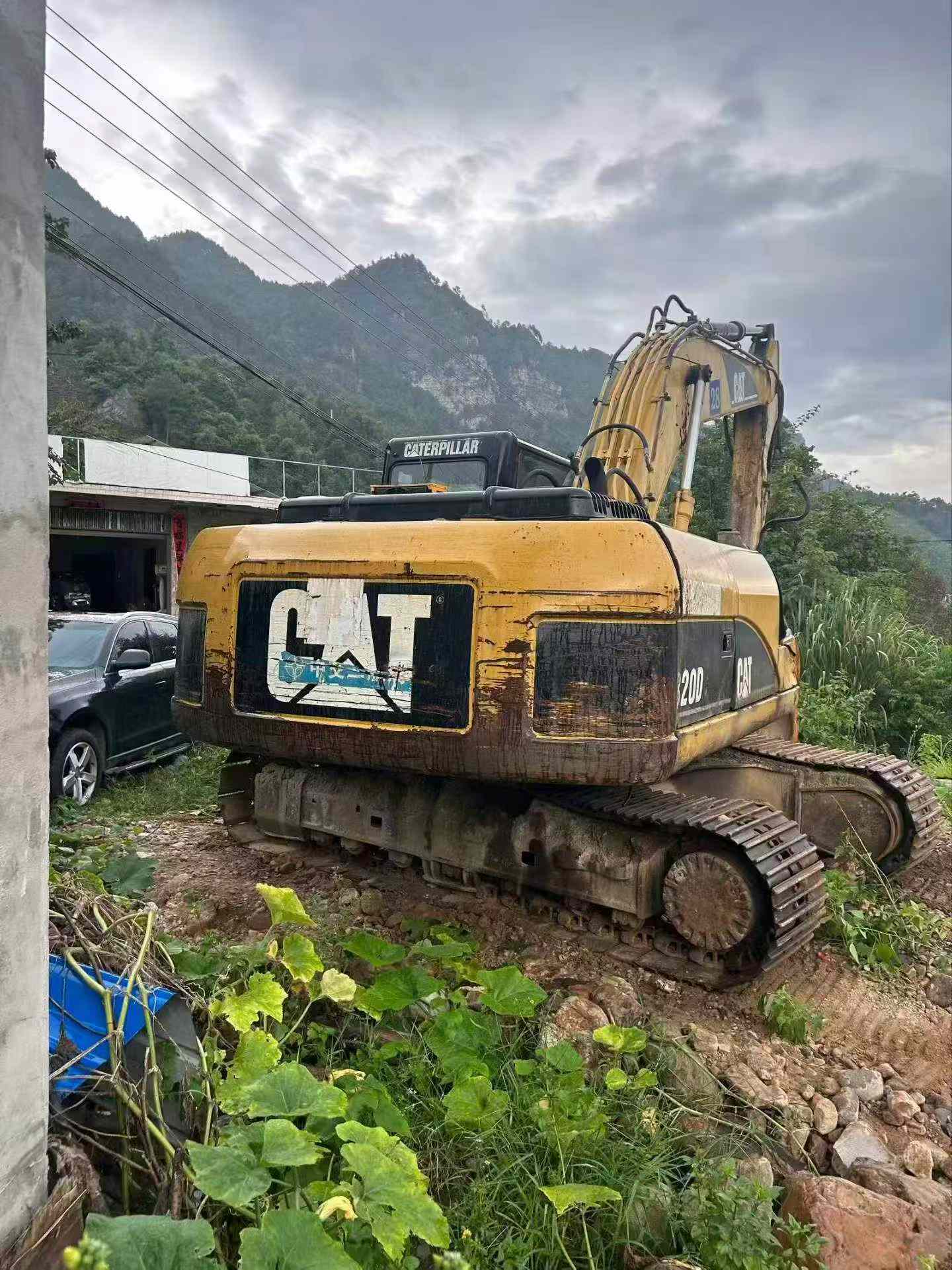 Buy Caterpillar 320D Used Excavator / 1