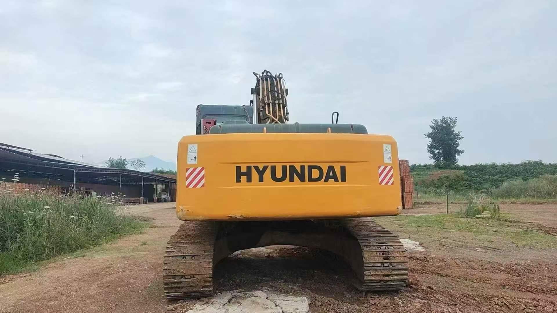 Buy Hyundai R265LC-7 Used Excavator / 2